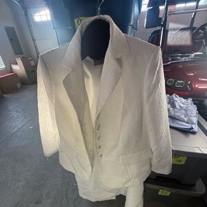 Elegant White Textured Blazer and Skirt Set p77